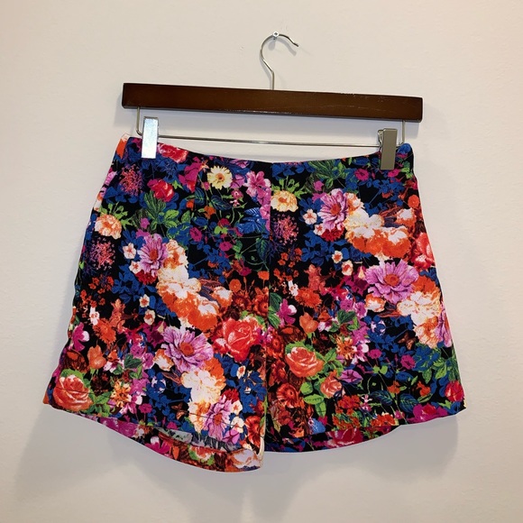 Forever 21 Contemporary Multicolor Floral shorts - Picture 2 of 9